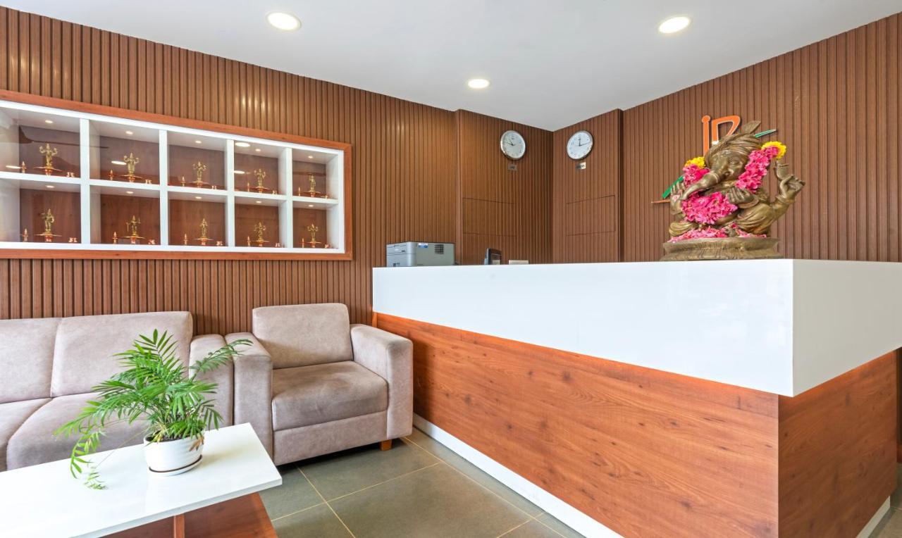 Treebo Jp Residency Hotel Thiruvananthapuram Kültér fotó